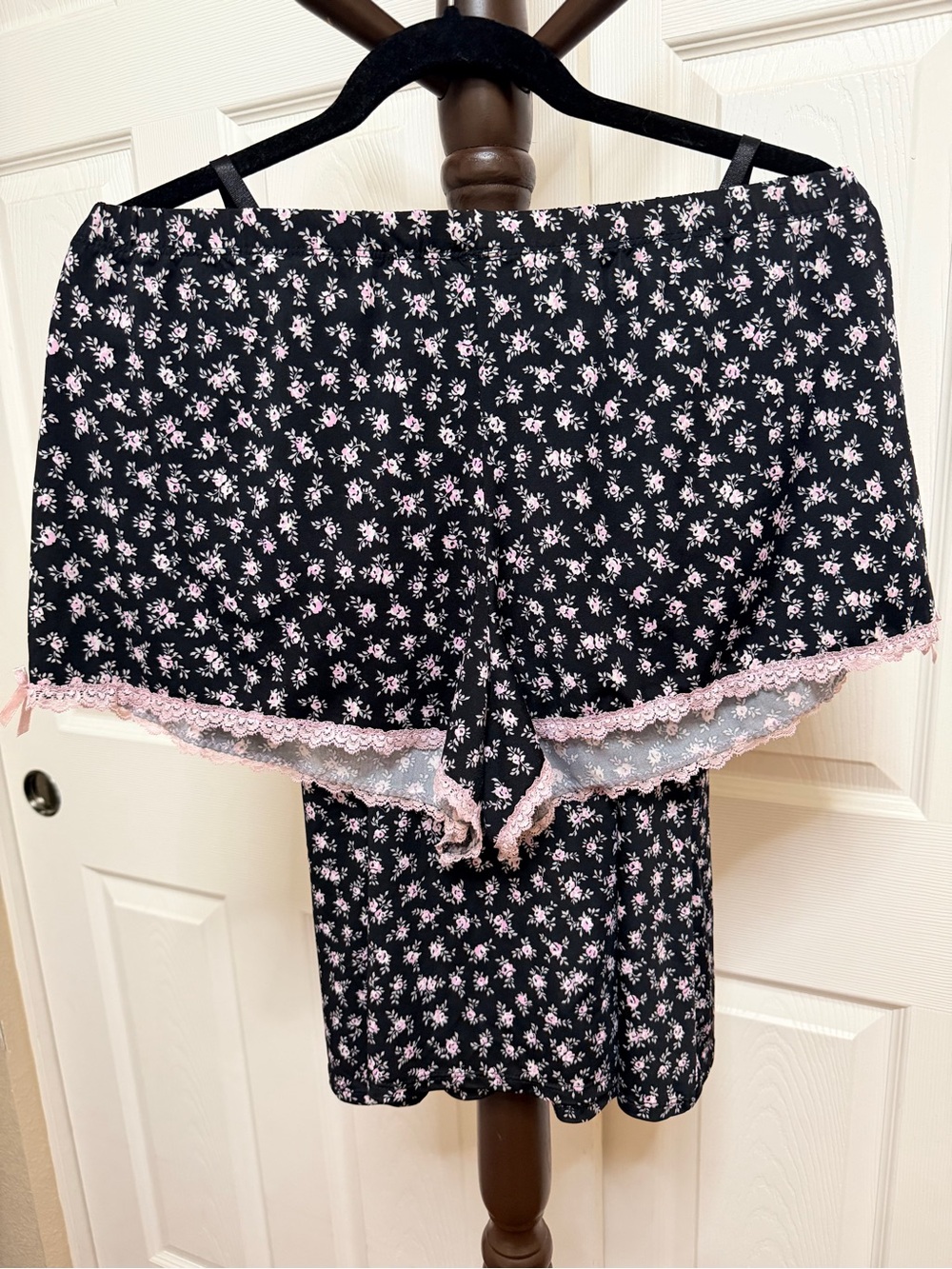 Laura Ashley Black Sleep Set with Pink Floral Print and Pink Lace - Picture 7 of 9